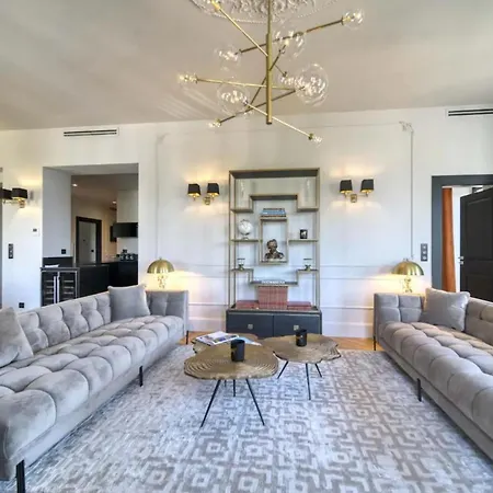 Large 4bd, 8 Guests &