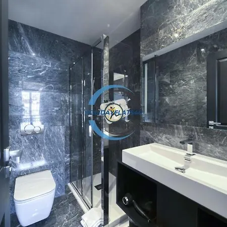 Large 4bd, 8 Guests & Appartement
